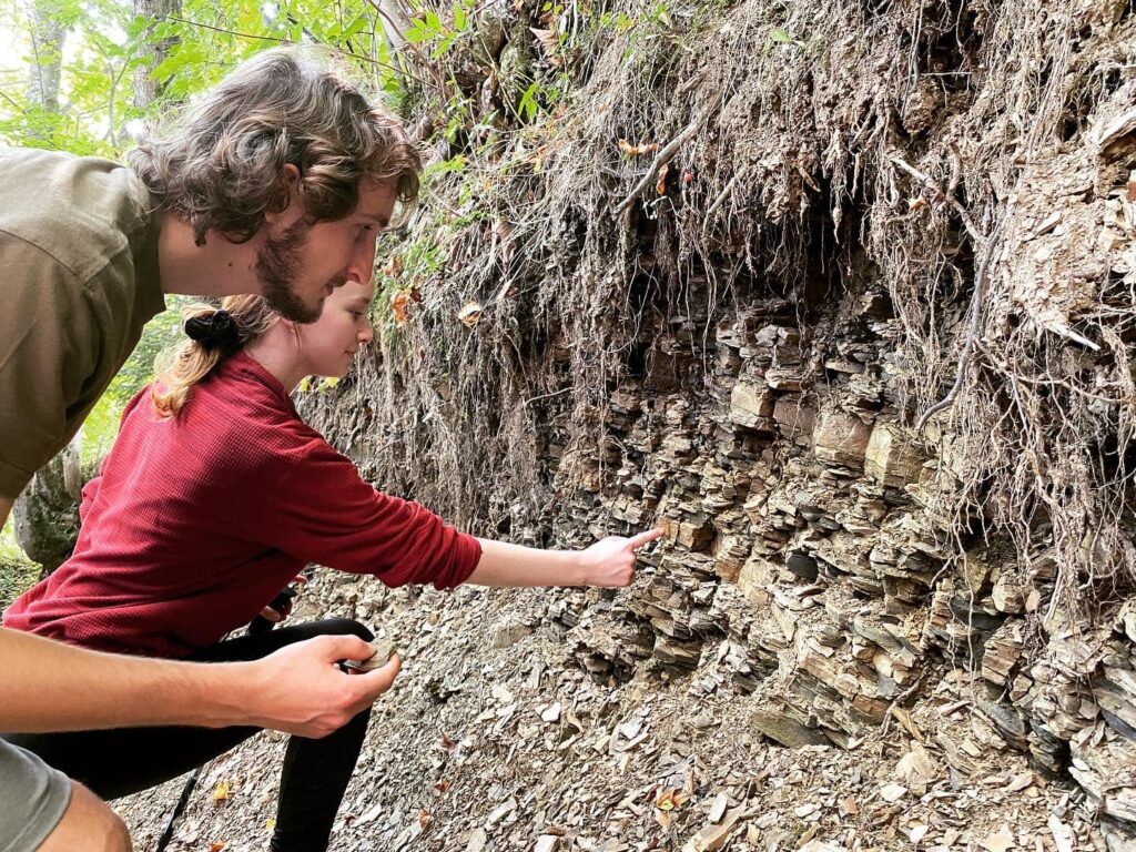 Studenci Inżynierii geologicznej podczas ćwiczeń terenowych w Zakopanem